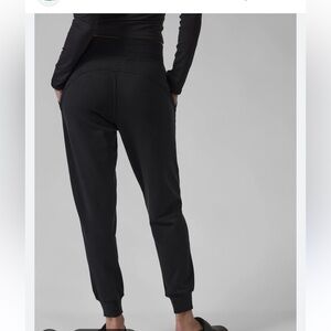 BLACK athleta balance jogger